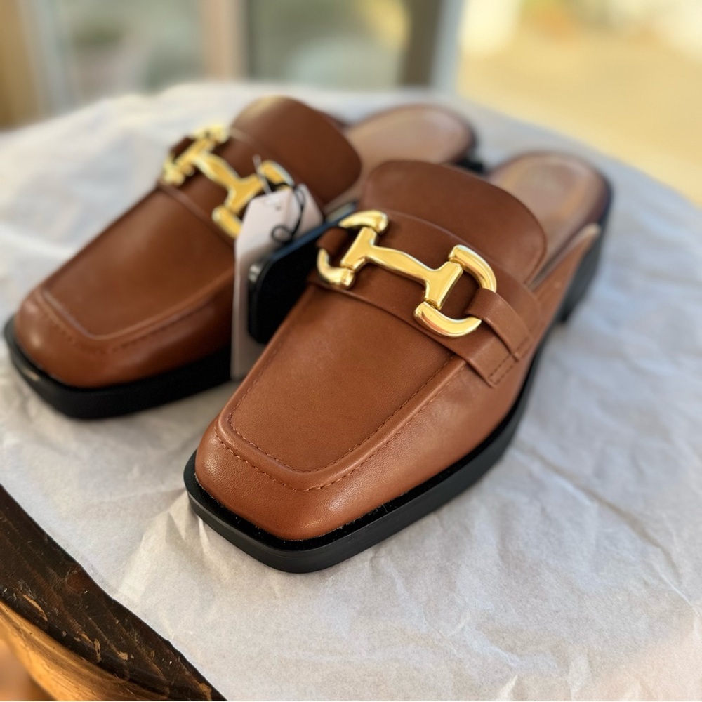 Time & Tru Women's Brown Loafer Mules Size 8 Memory Foam Slip On Gold Hardware - Picture 3 of 14